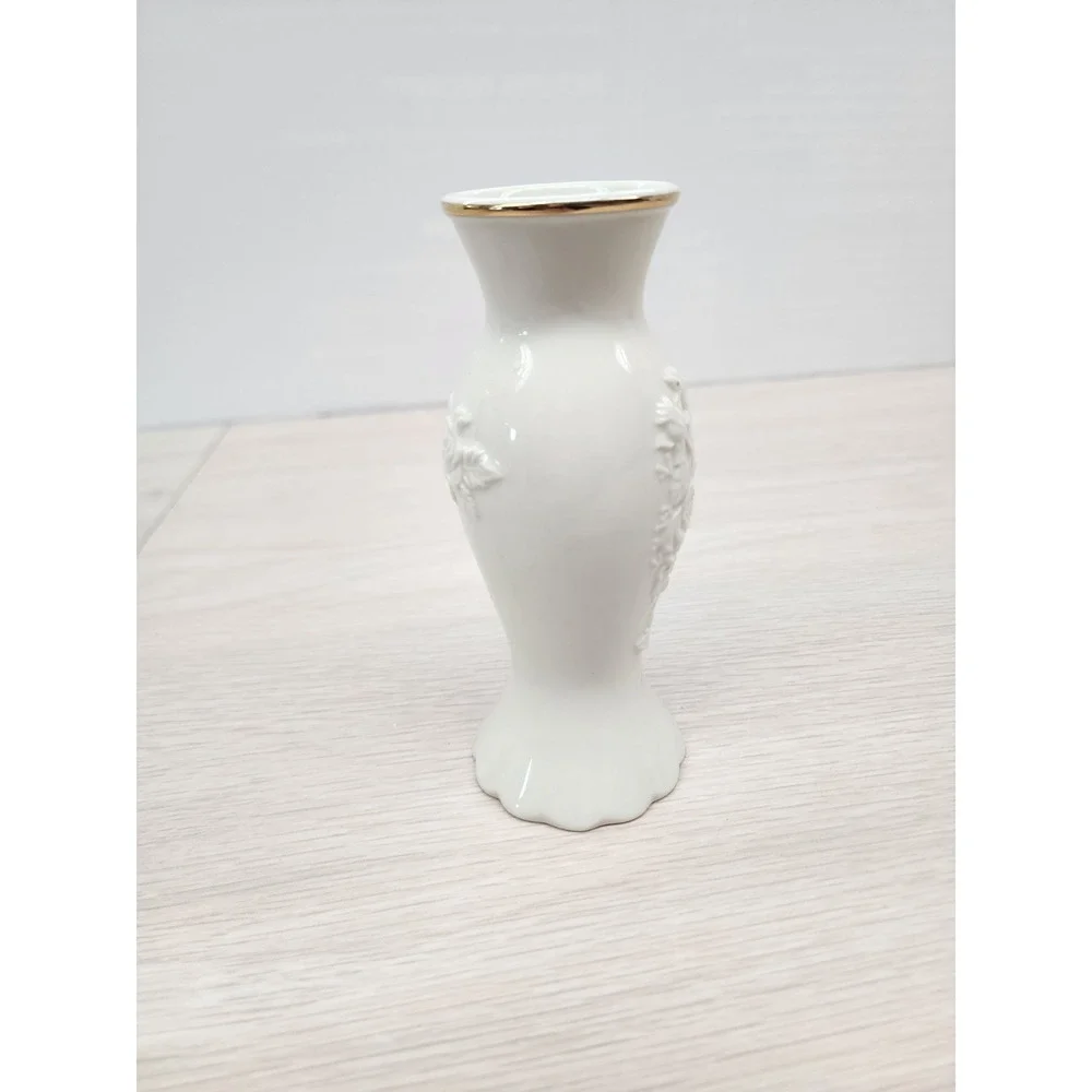 Lenox Bone‎ China Embossed Rose Bud Vase 5.5